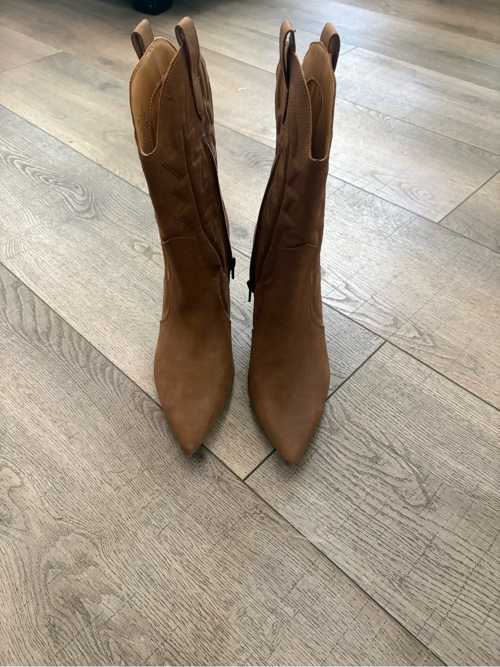 Women's Pointed-Toe Western Boot in Brown